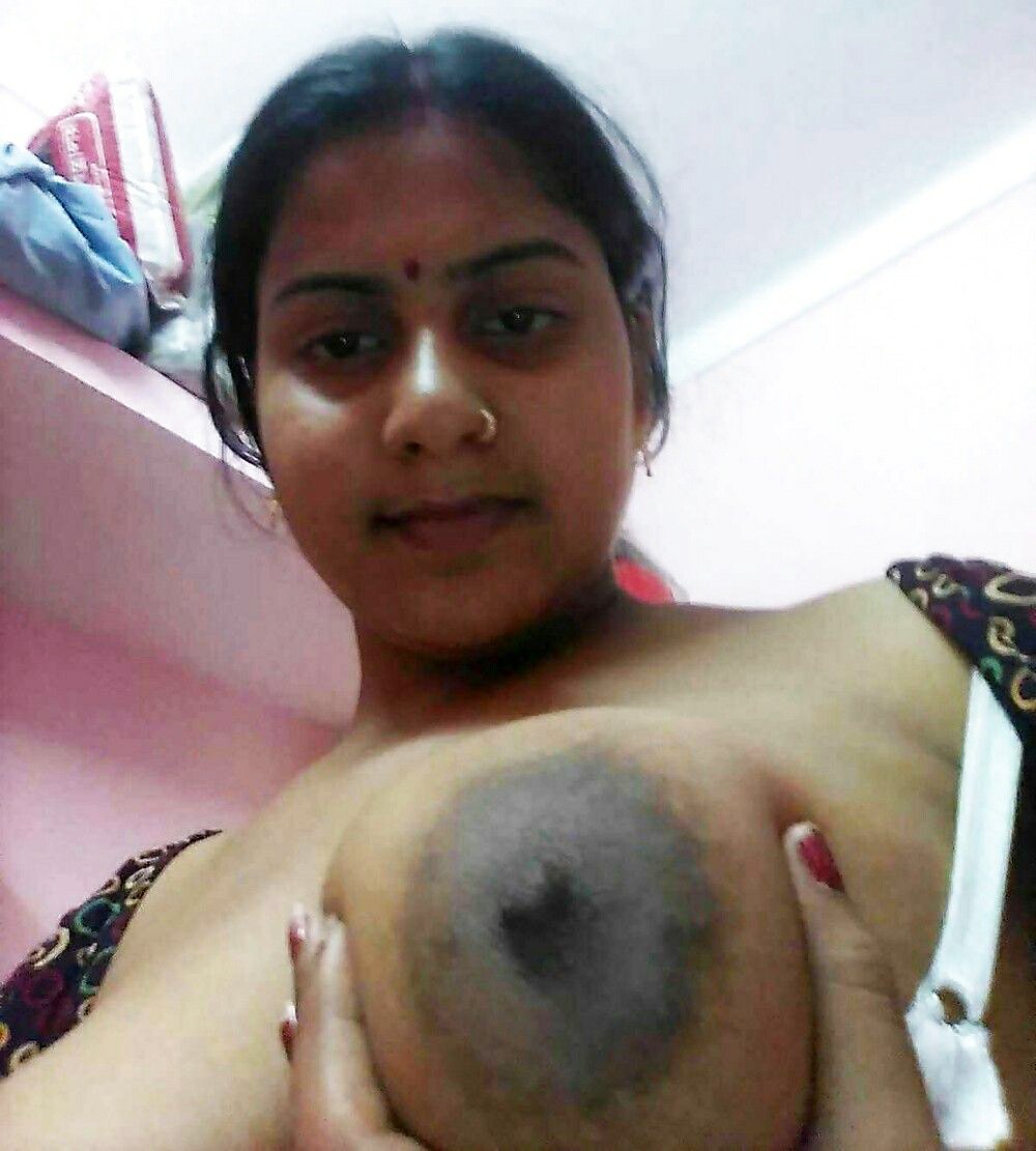 Amateur Indian Girls Nude - Indian girls doing naked selfie for boyfriend | Erotic Art