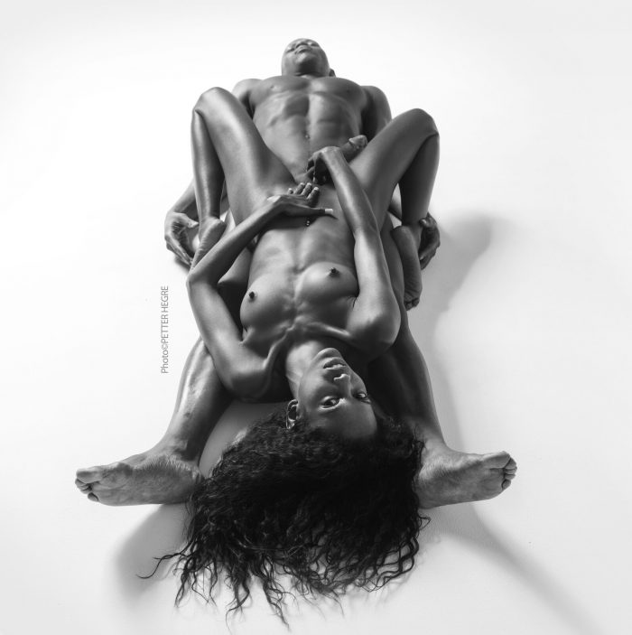 Black and white nudes of the hot models posing in erotic art-03