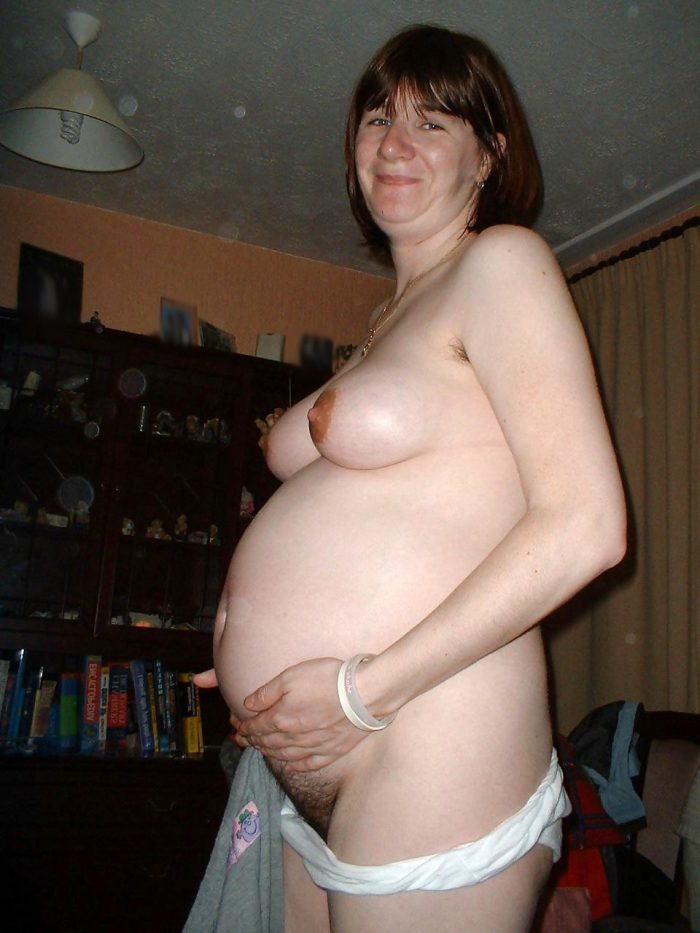 https://erotic-art.net/wp-content/uploads/2024/04/Mature-pregnant-wifes-naked-09-700x933.jpg